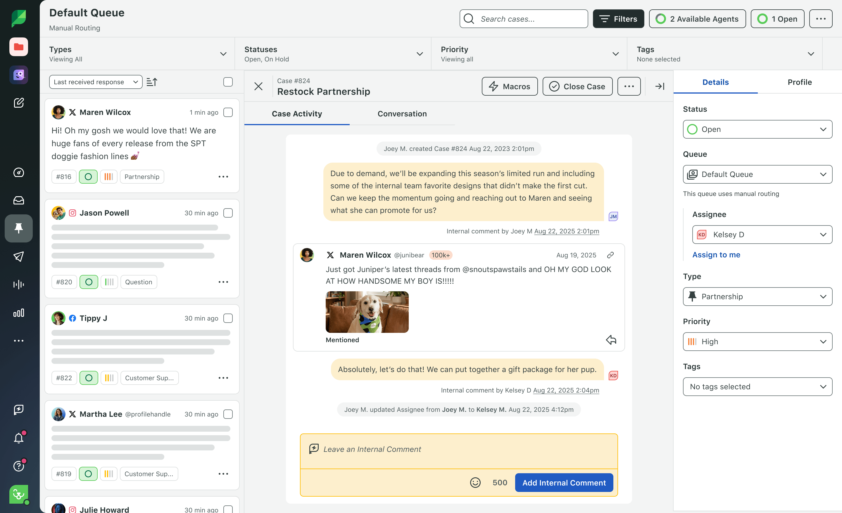 Imagen de producto de Sprout Social de tareas de participación con el historial de actividad de LinkedIn.​​ 
